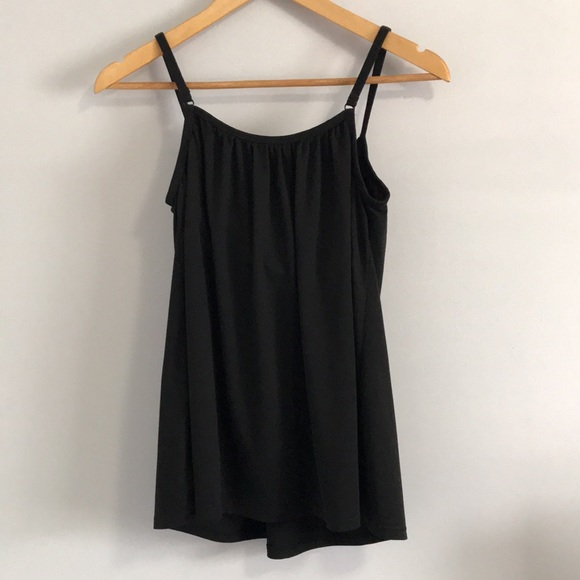 32 Degrees Cool Top with built in bra, Colour is Black, Size is Small - Picture 2 of 7